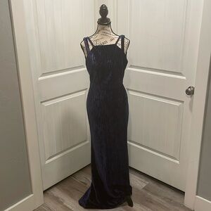Badgley Mischka Blue Floor Length Size 6 Dress